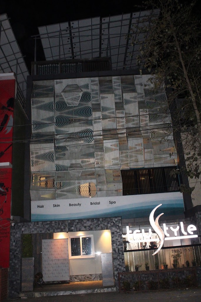 Trustyle Cosmetics Lounge Hair Salon Nail And Eyelash Extension Bridal Makeup Best Beauty Salon