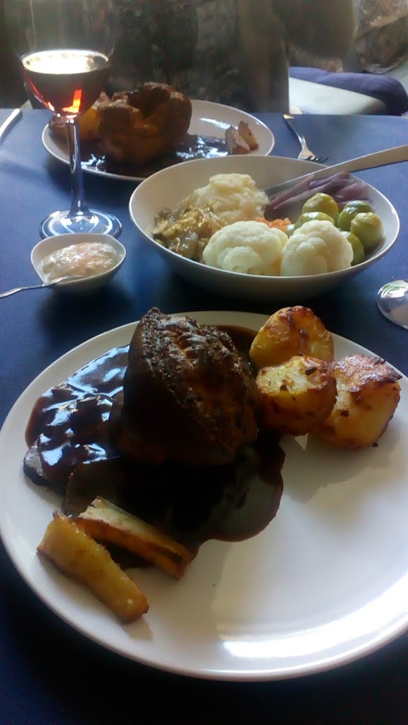 Cafe Almoradi — Comida y bebida