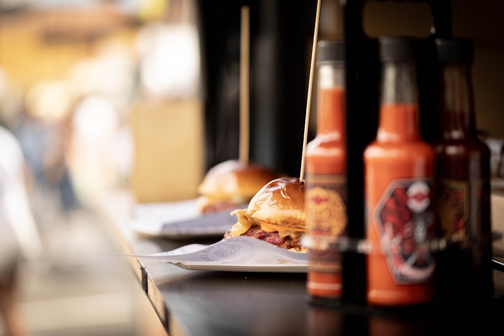 La Chula Street Food — Comida y bebida