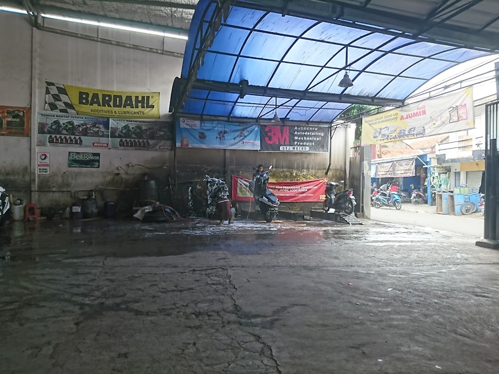 STJ Motor Oil