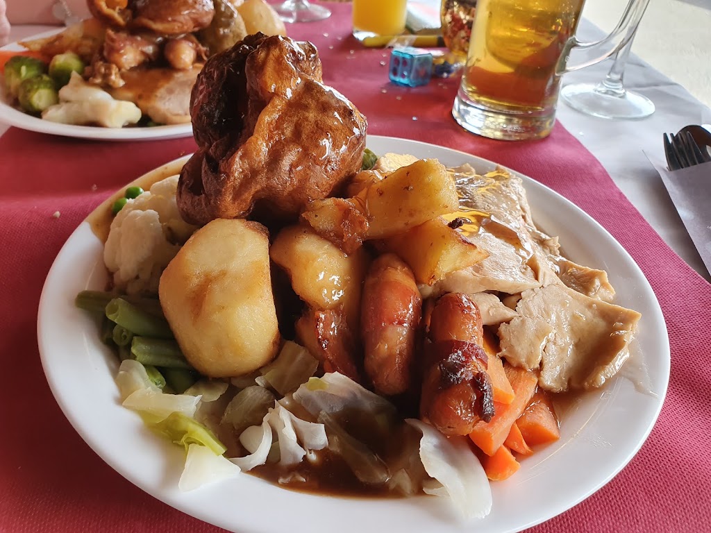 Plaza Bar And Cafe — Comida y bebida