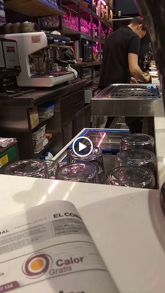 Bar El 4 De Azkue — Videos