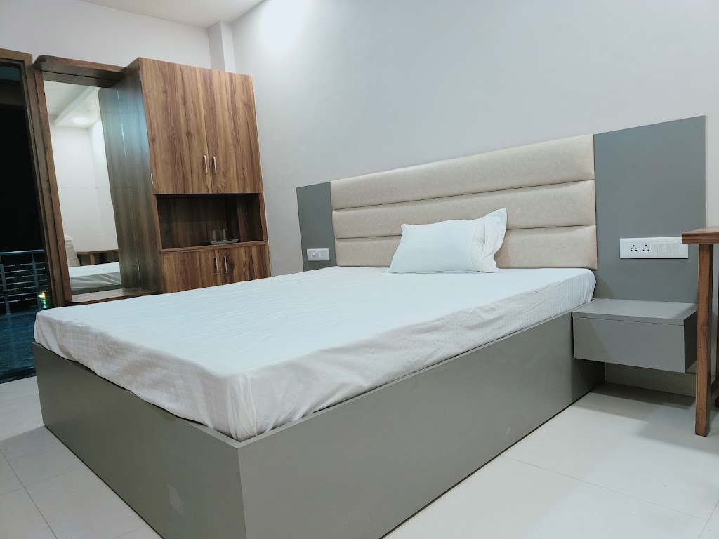 Hotel Park View Residency