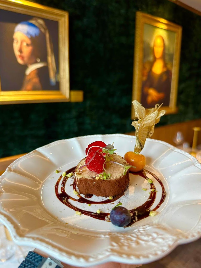 Figaro Restaurant — Comida y bebida