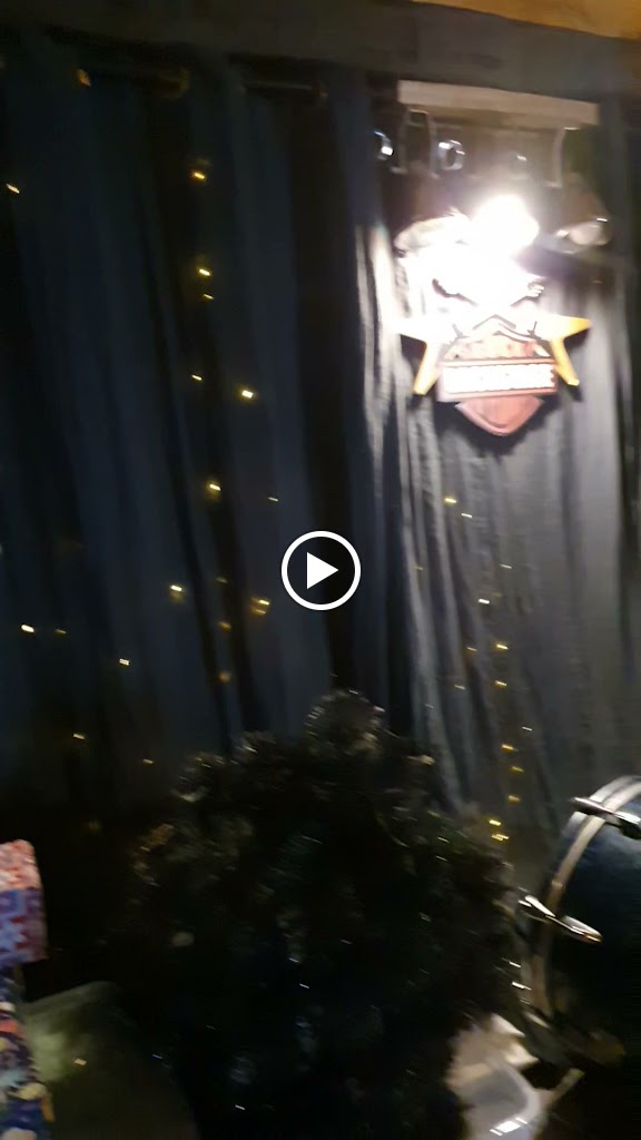 Backstage Rock Alcala Bar-Restaurante — Videos