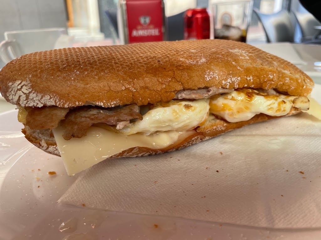 El Raco de Guiso — Comida y bebida