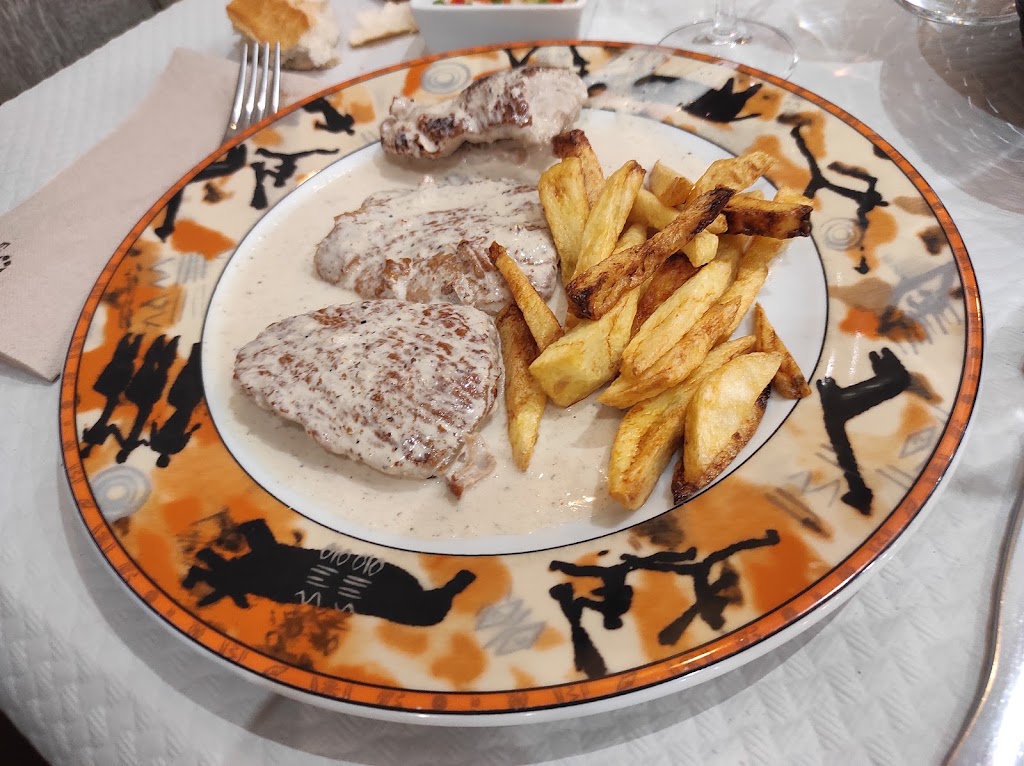 RESTAURANTE CAMBADOS — Comida y bebida