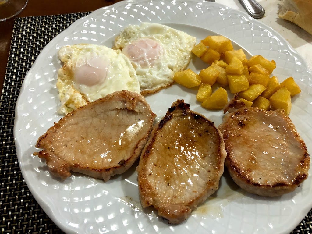 La Glorieta Restaurante — Comida y bebida