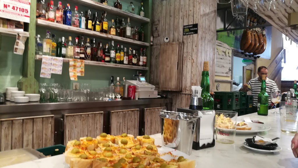 Restaurante Sidreria El Pedreru — Comida y bebida