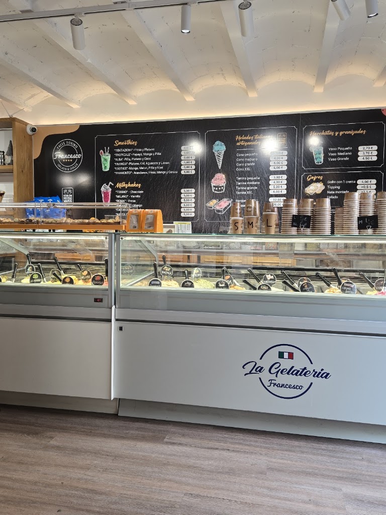 Caffe Torino Sitges — Ambiente