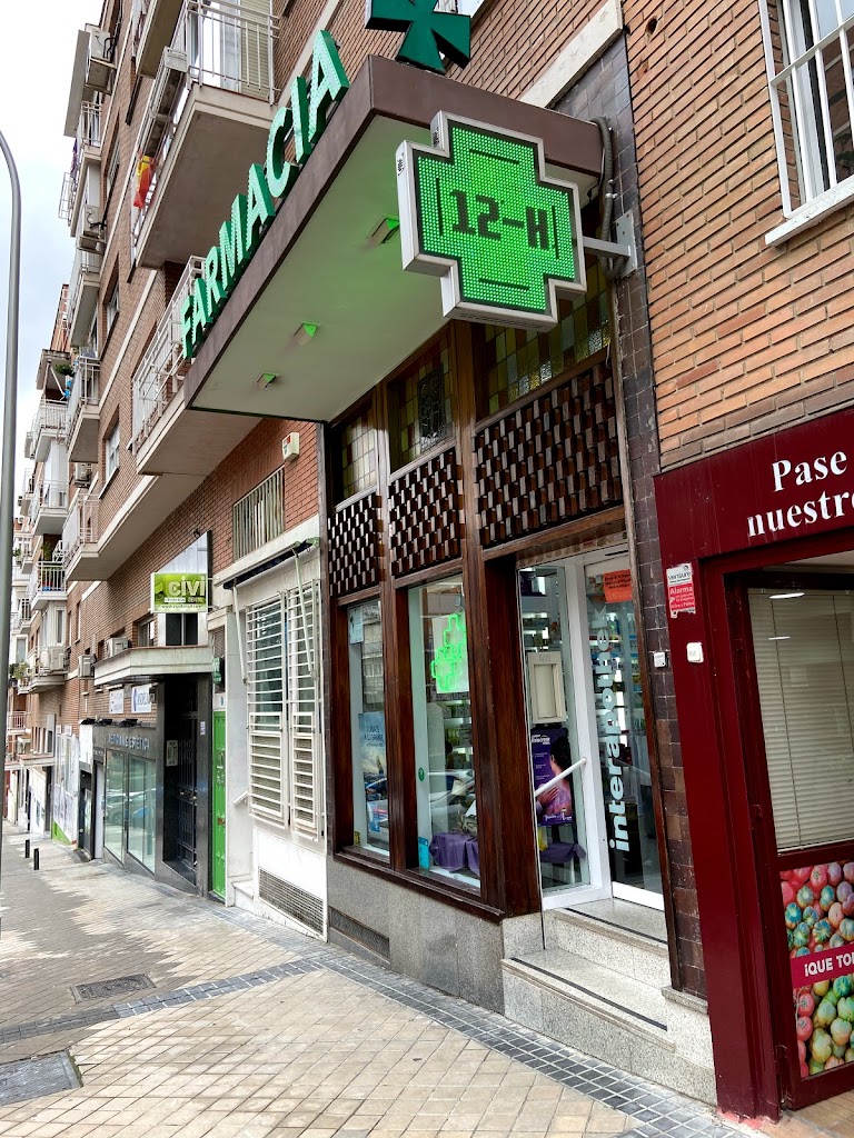 Farmacia Plaza de Los Reyes Magos. (Larrea C.B.)