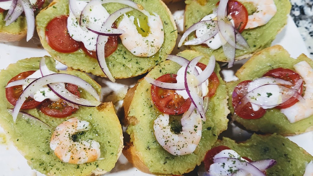 Las Rocas bar y tostas — Comida y bebida