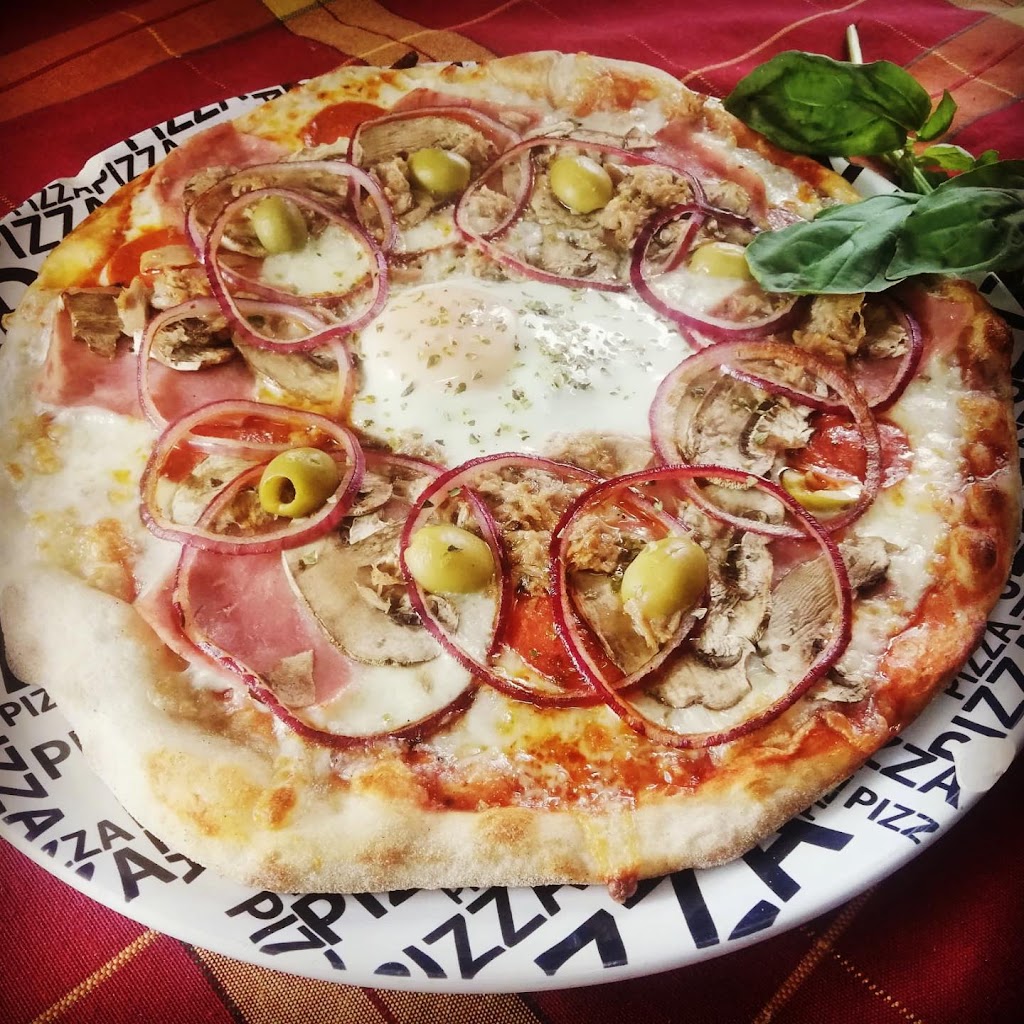 Restaurante Piccolina — Comida y bebida