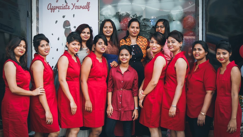 Style In Salon Institute Makeup Studio