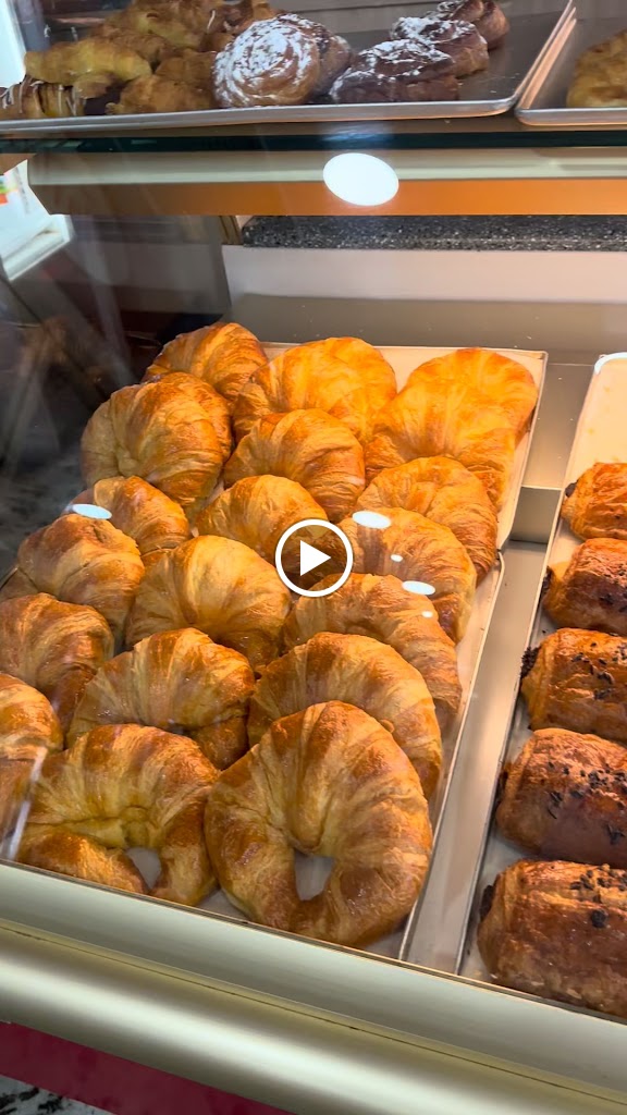 Pasteleria Mis Delicias — Comida y bebida