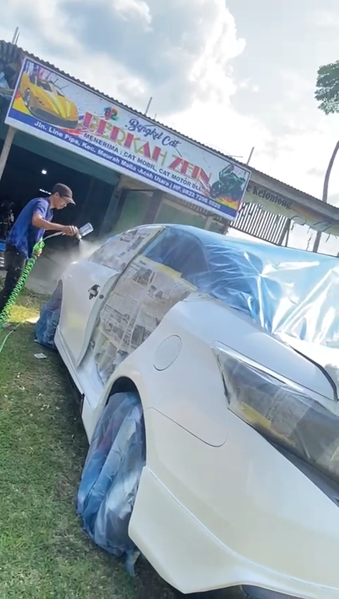 Bengkel cat mobil, motor dll.