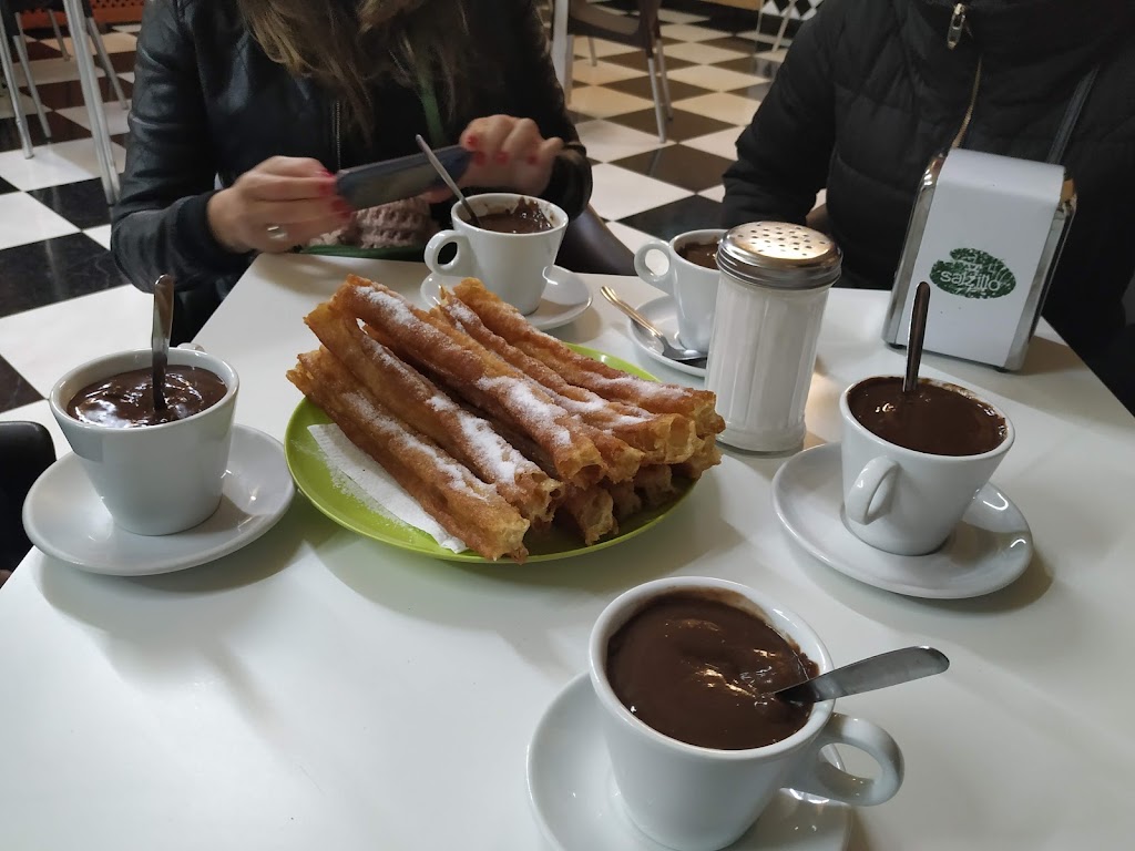 Cafeteria Churreria Inma — Comida y bebida