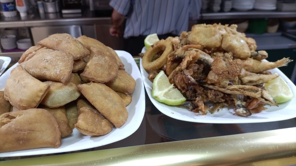 El Barril — Comida y bebida