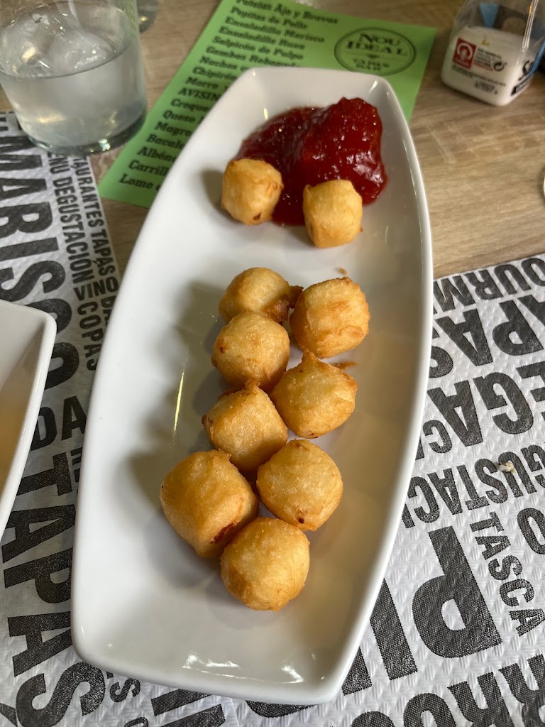 Bar Nou Ideal — Comida y bebida