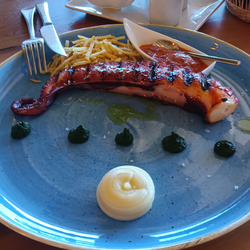 El Txoko del Lobo — Comida y bebida