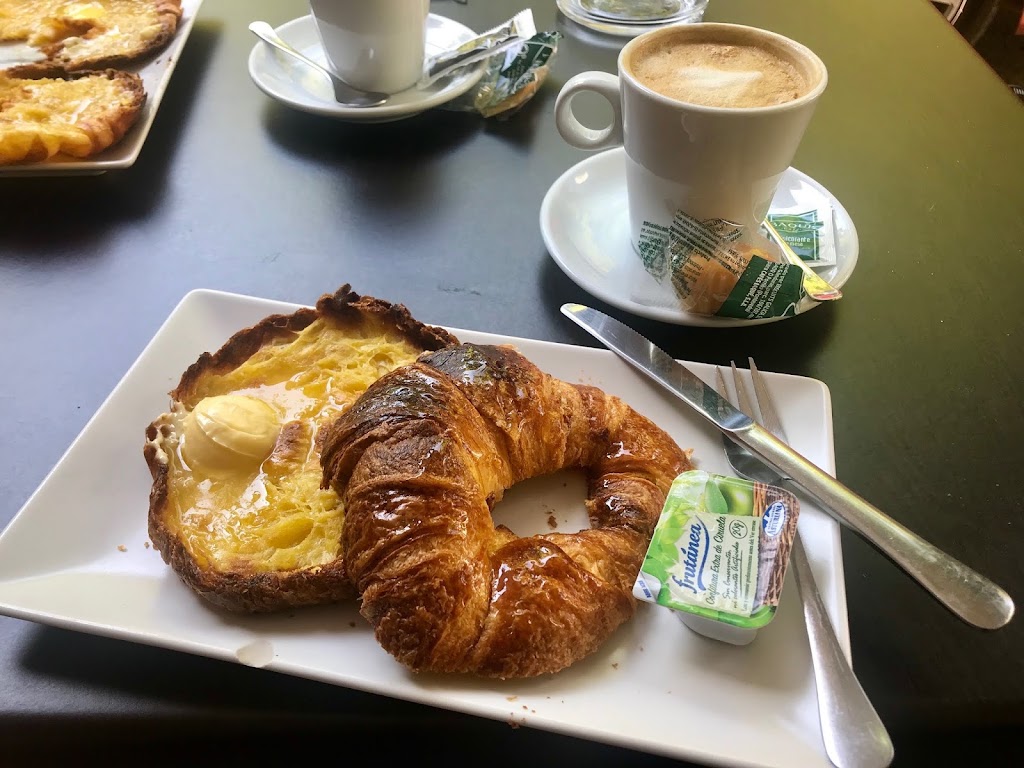 Bar cafe Brezo — Comida y bebida