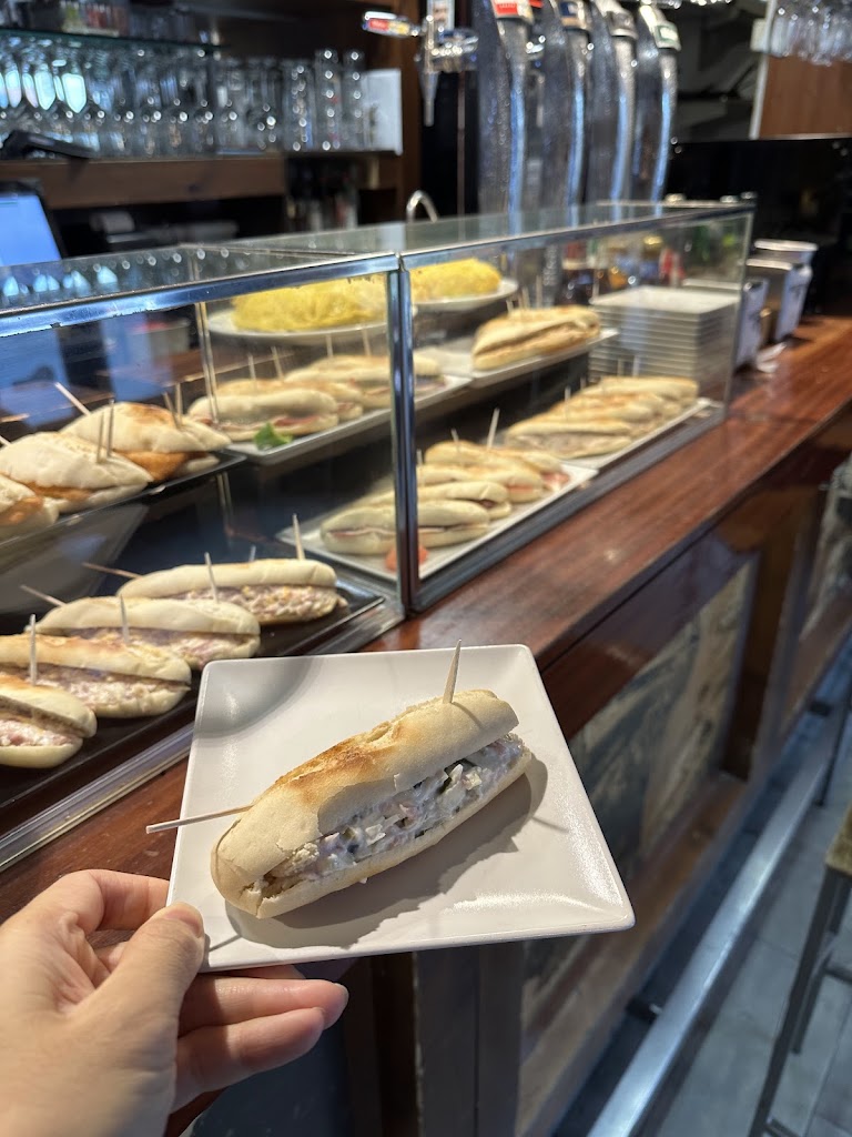 Bar Sustrai — Ambiente