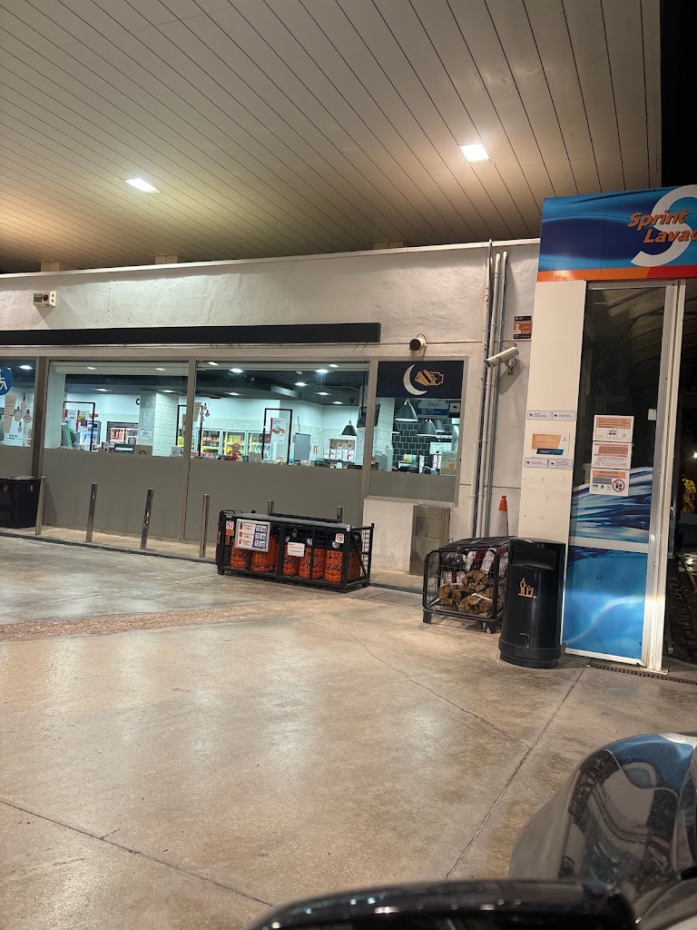 Estacion de Servicio Repsol — Interior