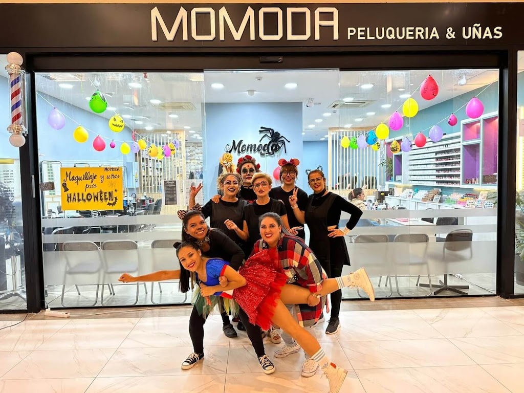 Momoda | Peluqueria & Manicura