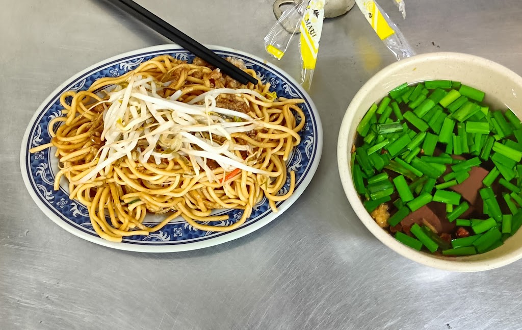 宏ㄟ中式早午餐 台中炒麵 炒麵 的照片