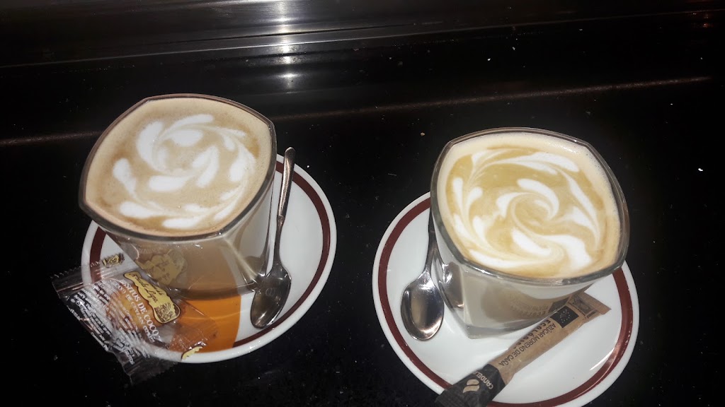 Cafeteria Glam — cafe con leche
