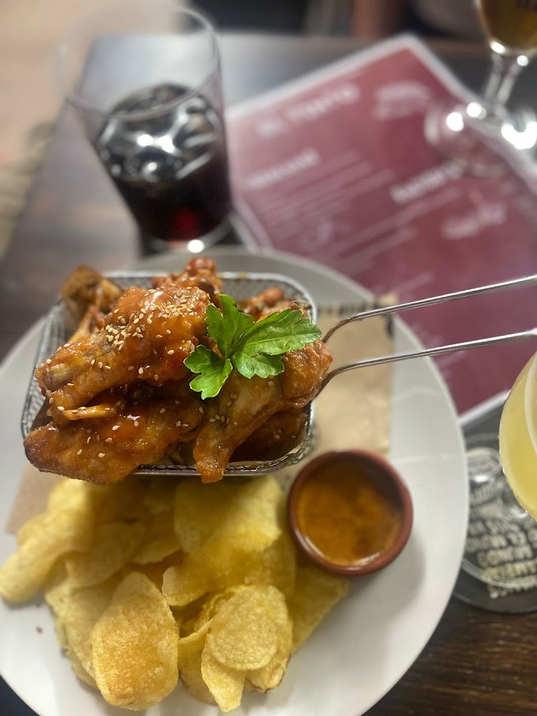 El Tinto cafe Bar — Comida y bebida