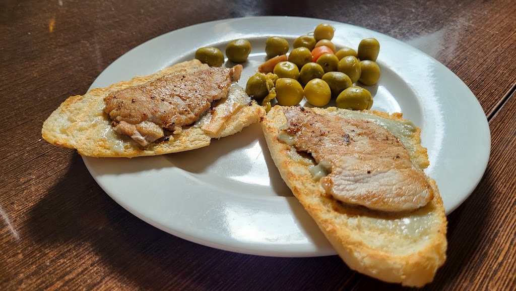 Restaurante los Palomos — Comida y bebida