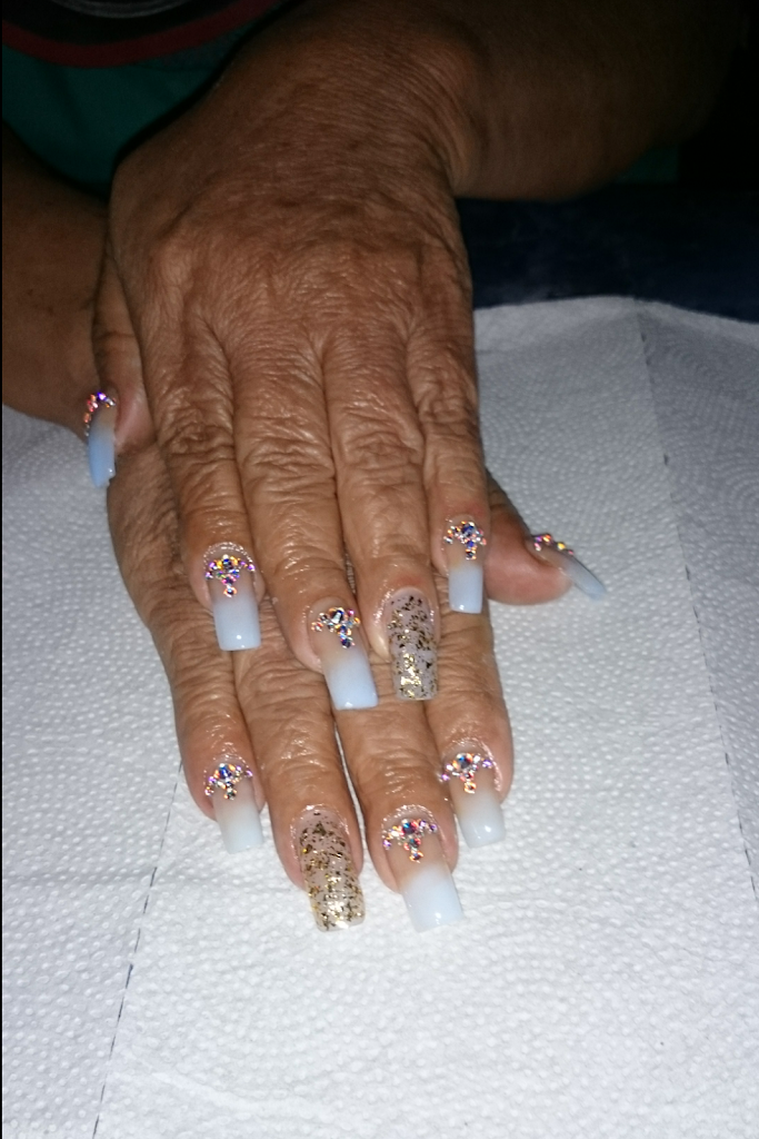 Heydi Salon y Spa — Manicura