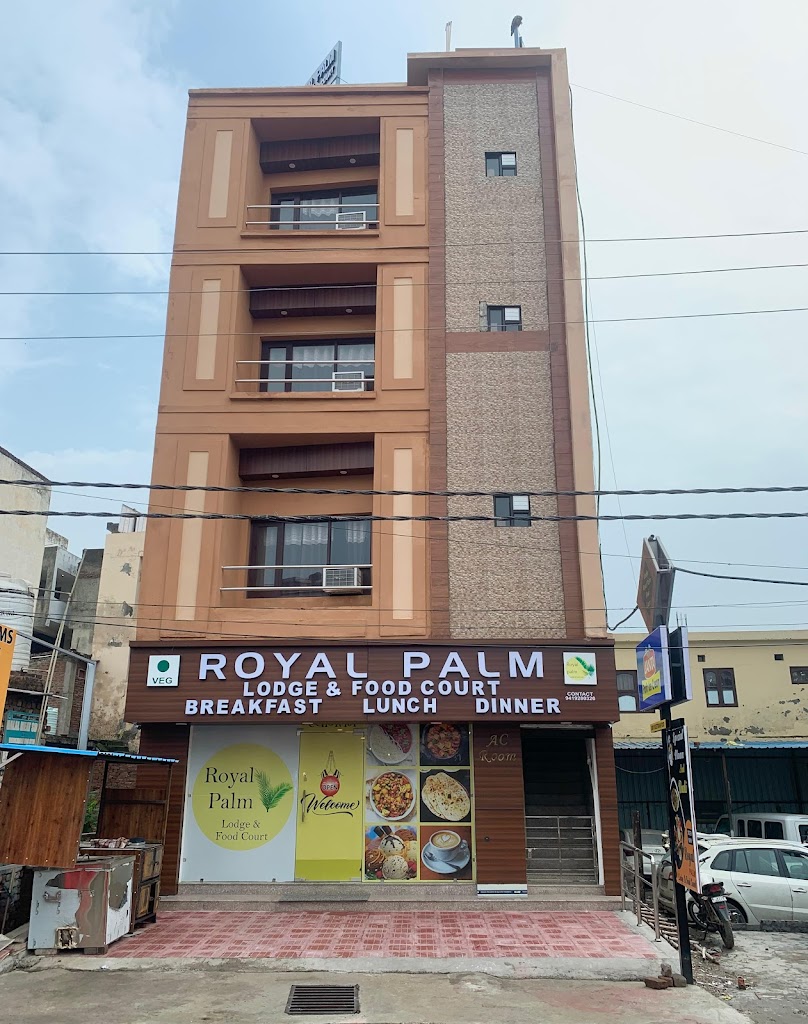 Royal Palm Lodge Food Court