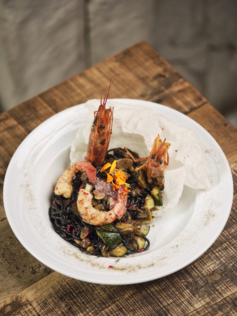 La Bicicleta Pizzeria — Comida y bebida