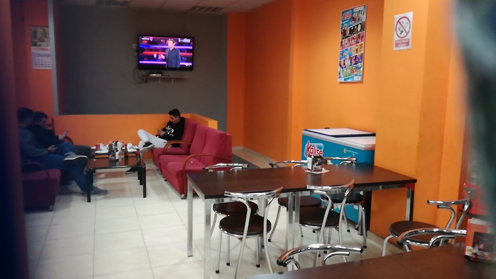 Master Kebab Pizzeria Restaurant — Ambiente