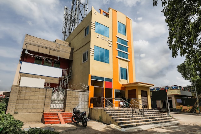 Oyo Hotel Crystal
