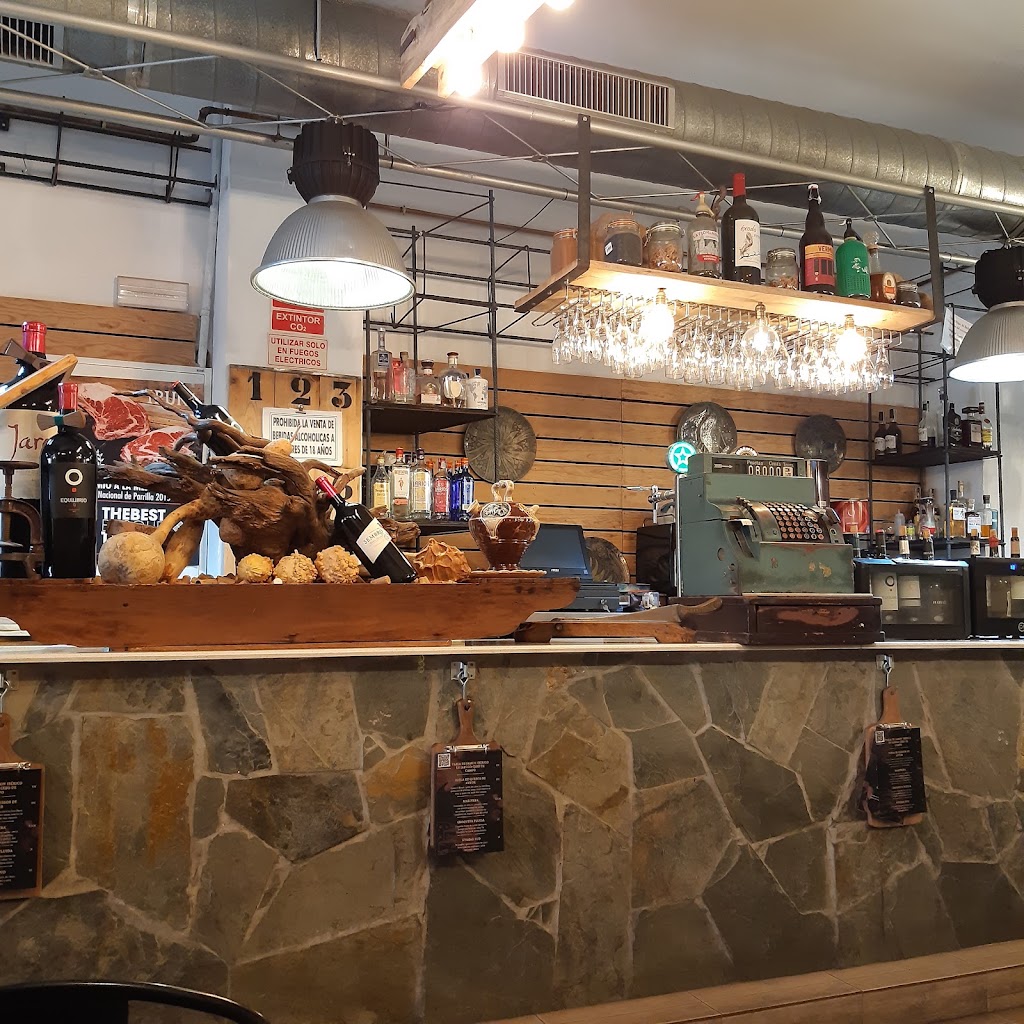 La Cantera Gastrobar — Ambiente