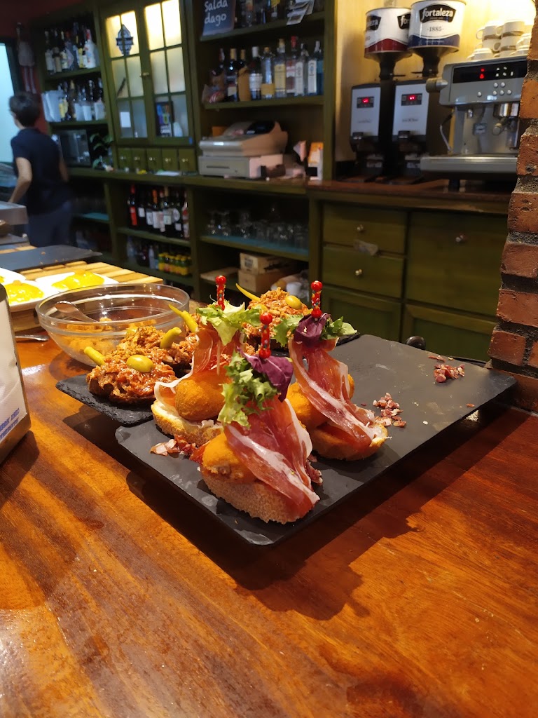 Algorta'ko Batzokia — Comida y bebida