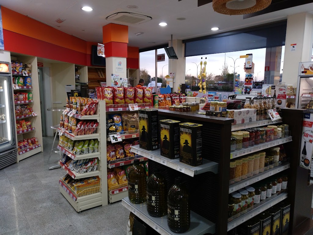 Estacion de Servicio Repsol — Interior