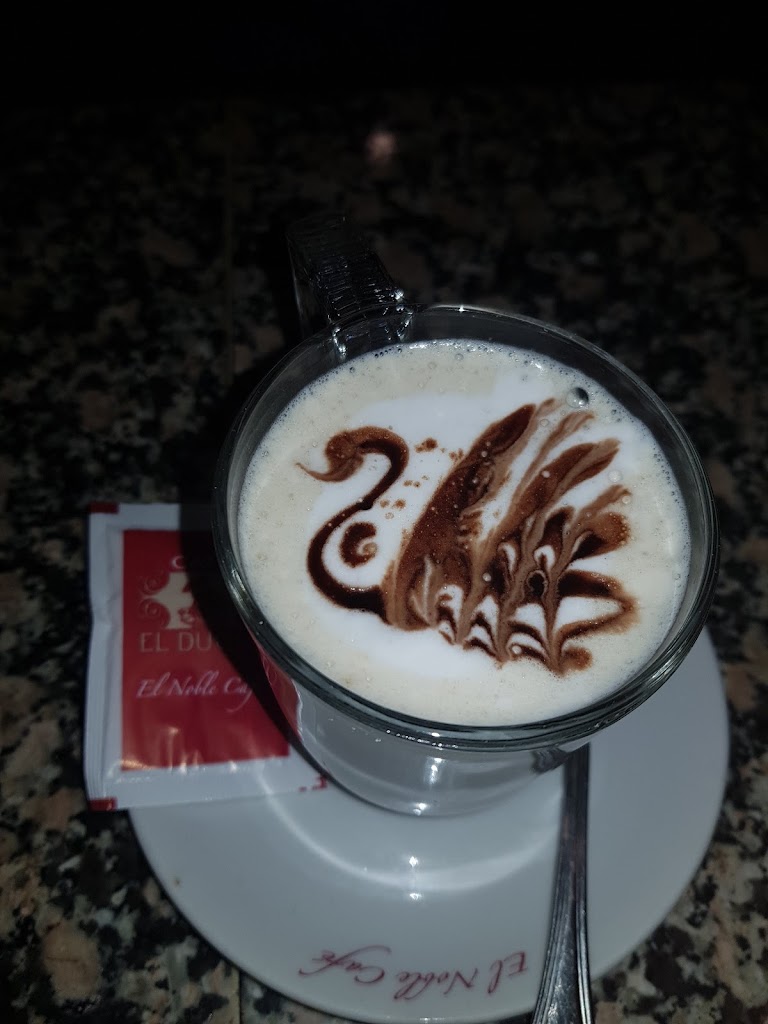Estacion de Trenes y cafeteria De La Estacion — Capuchino