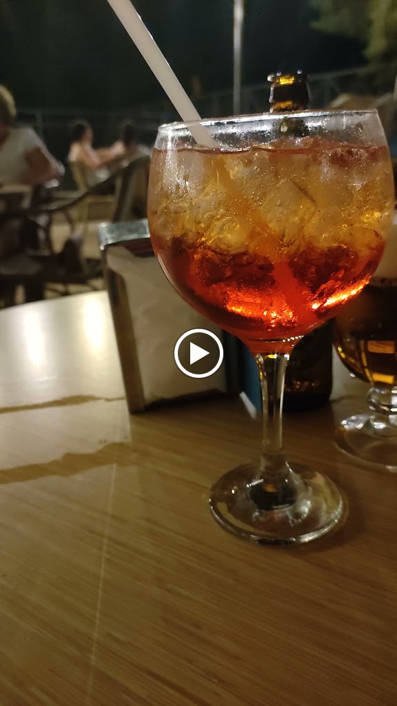 Bar Azul — Comida y bebida