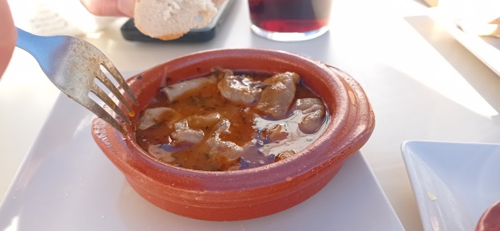 Bar "La Cruz Roja" — Comida y bebida