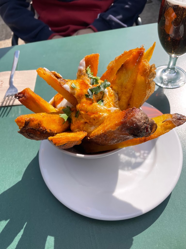 La Cantina de la Piscina — Comida y bebida
