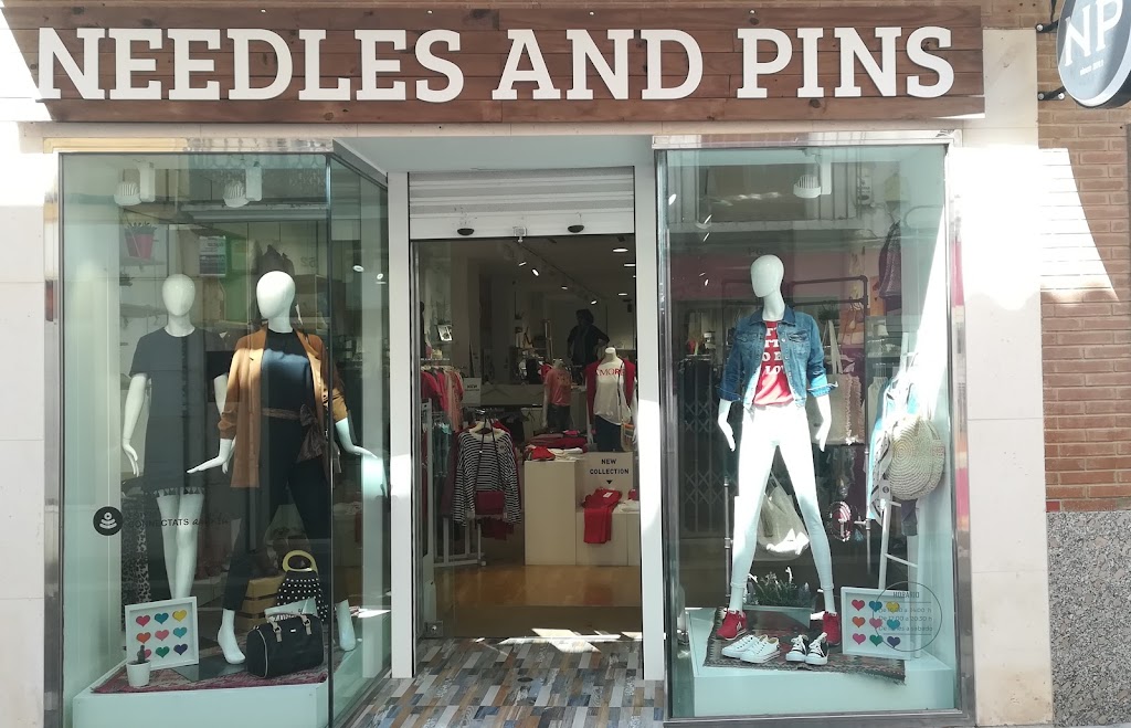 Needles and Pins. Ropa y complementos de mujer