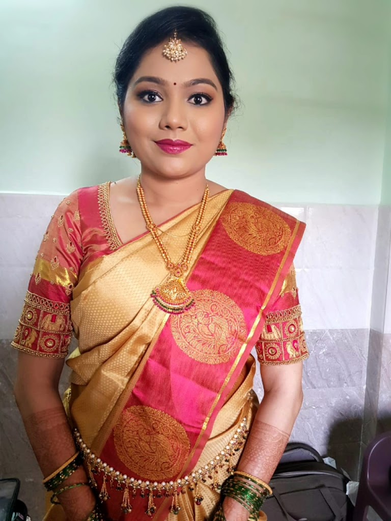 Zareen Beauty Parlour Ac Zareen Makeover Only For Ladies