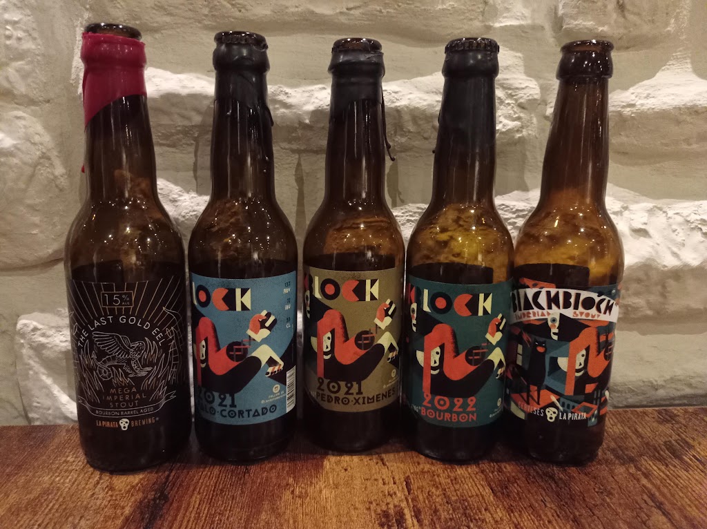 Pura Vida Craft Beer Bar — Comida y bebida
