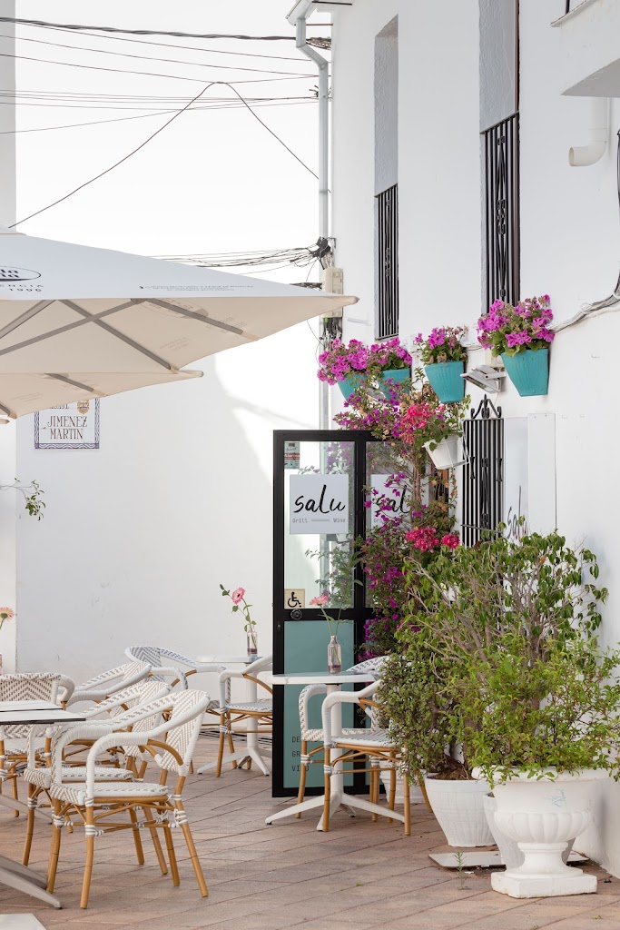 Salu Grill & Wine Restaurant