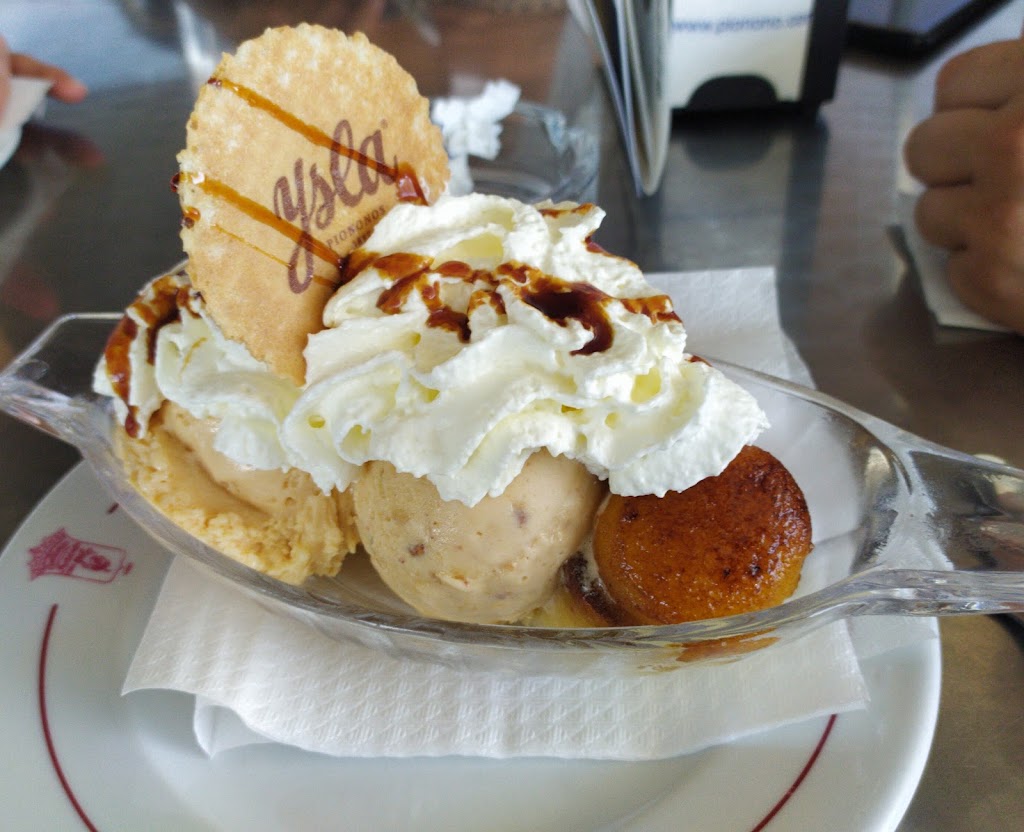 Casa Ysla Pasteleria-Cafeteria / Piononos — Helado