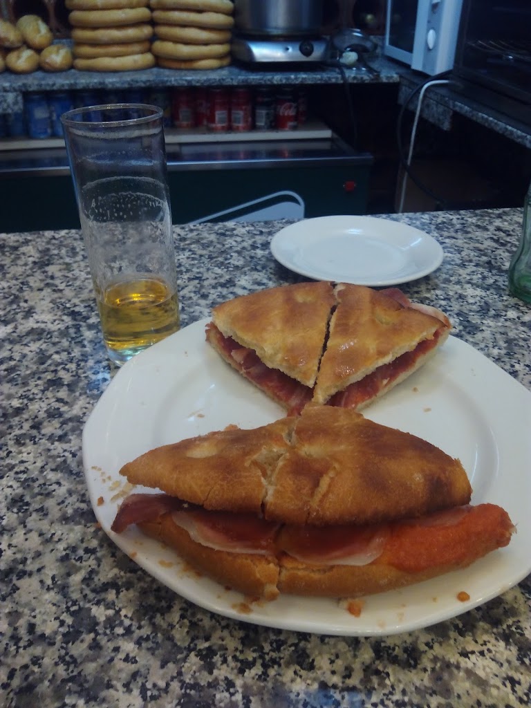 Bar El Rincon de Ortega Cano — Comida y bebida